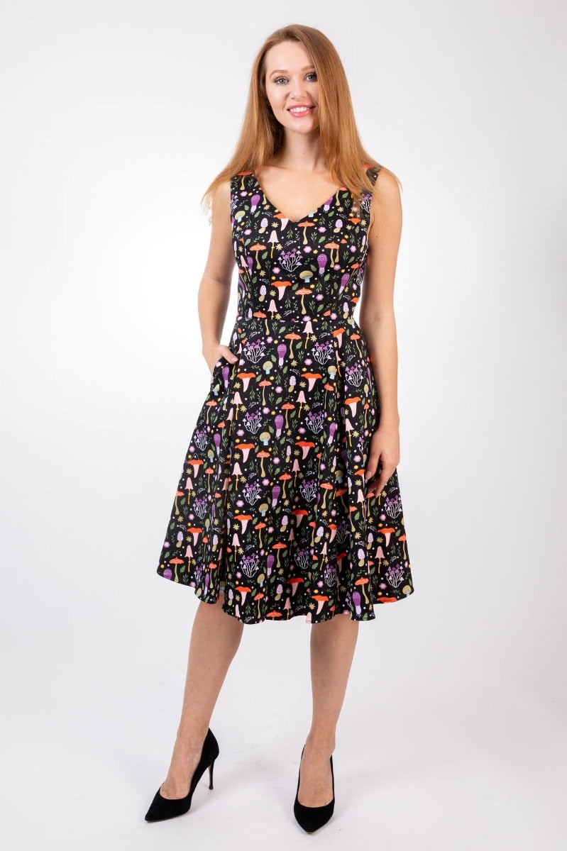 Vintage Vibes V Neck Sleeveless Dress | Lavender Mushroom