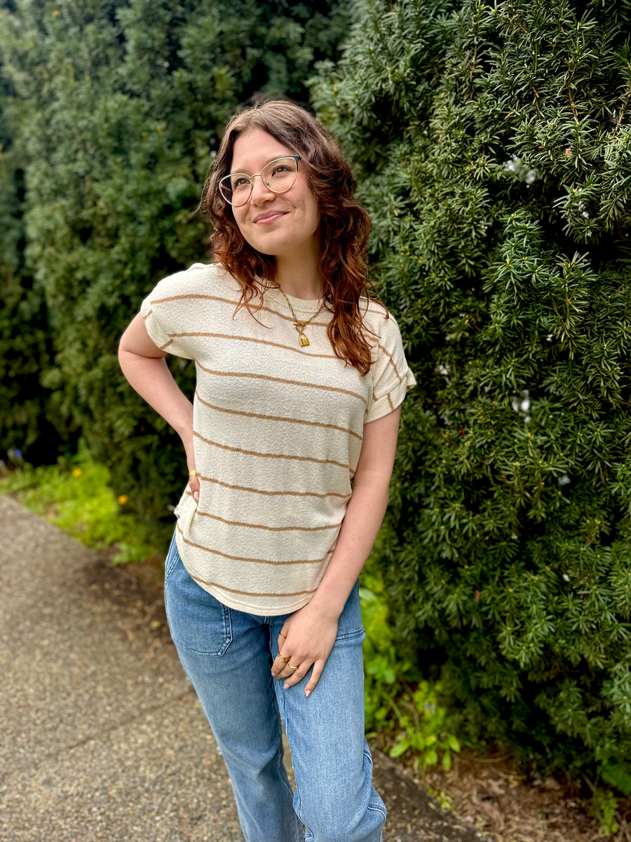 Julie | Round Neck Short Cuff Sleeve Knit Top | Cream