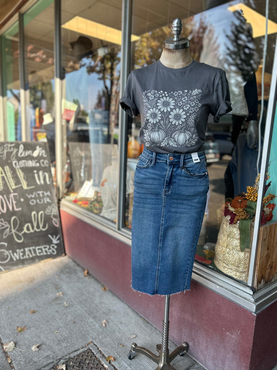 Pumpkin Flora | Graphic Tee