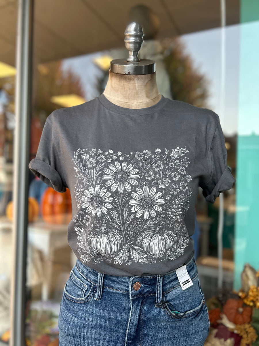 Pumpkin Flora | Graphic Tee