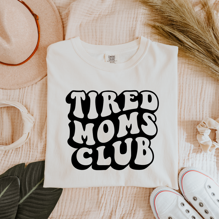 Tired Moms Club | Tee