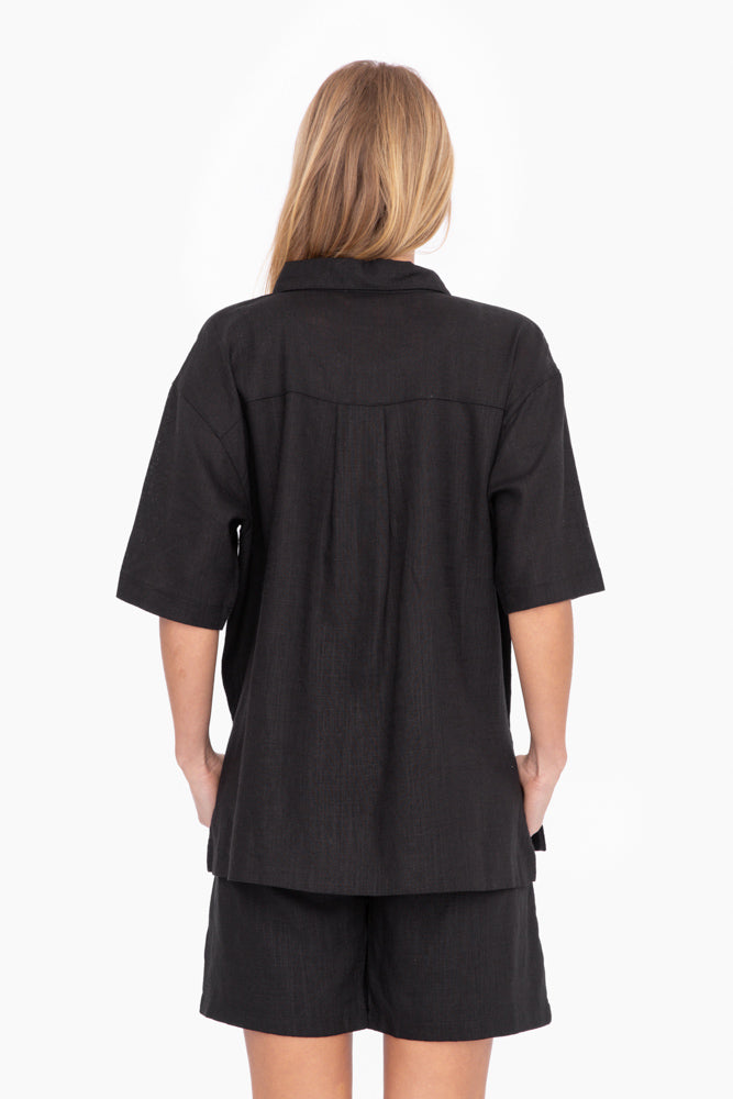 Breezy Bay | Oversized Short Sleeve Button Down Shirt | Black