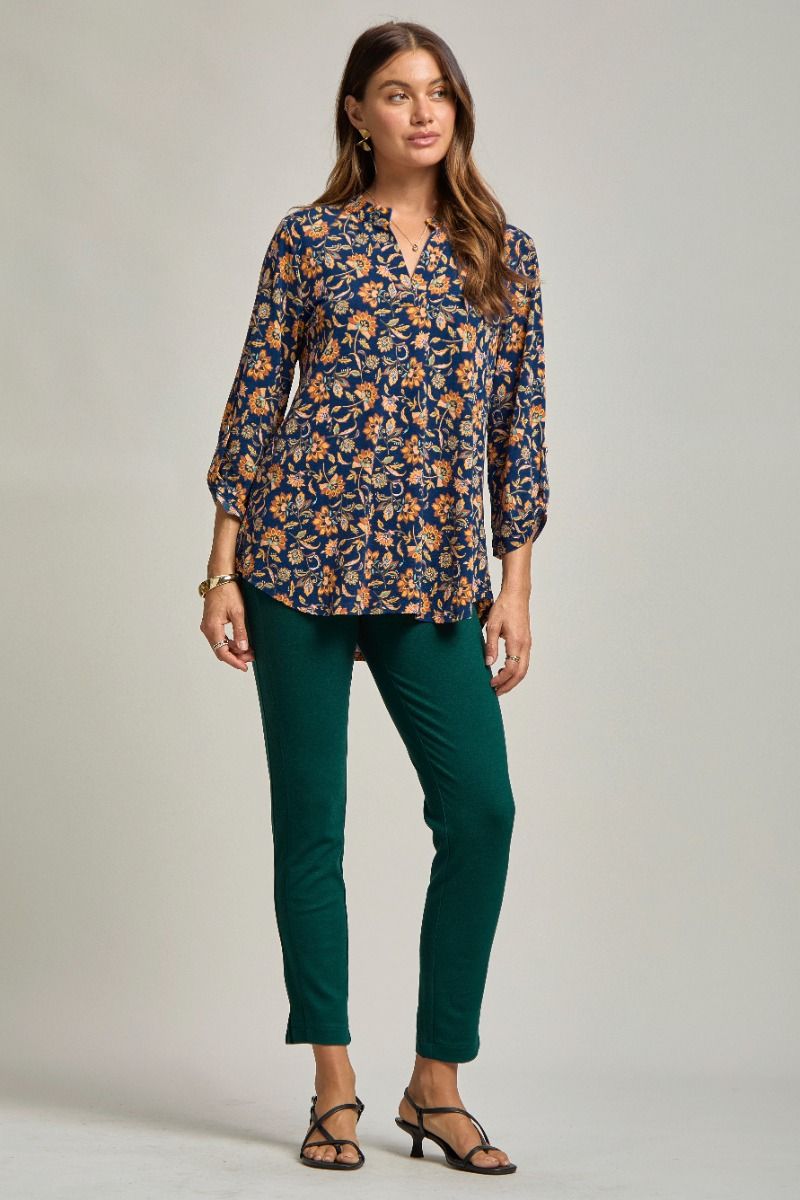 Lizzy | V Neck 3/4 Sleeve Relaxed Fit Top | Navy