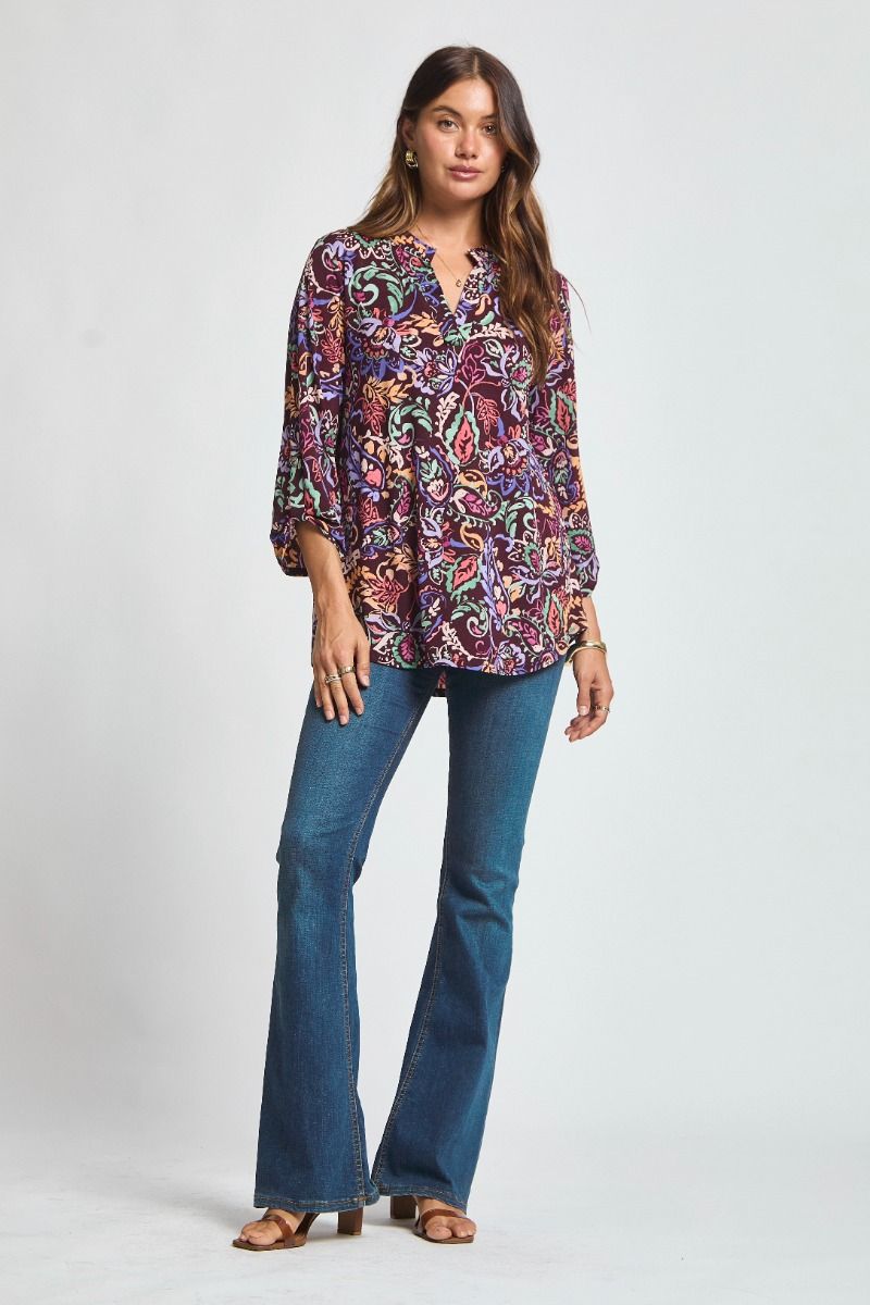 Lizzy | V Neck 3/4 Sleeve Relaxed Fit Top | Maroon